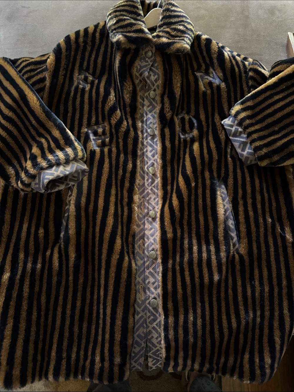 Fendi Vintage Women’s Striped Faux Fur Coat - Brown/Black Excellent Condition - Picture 3 of 13